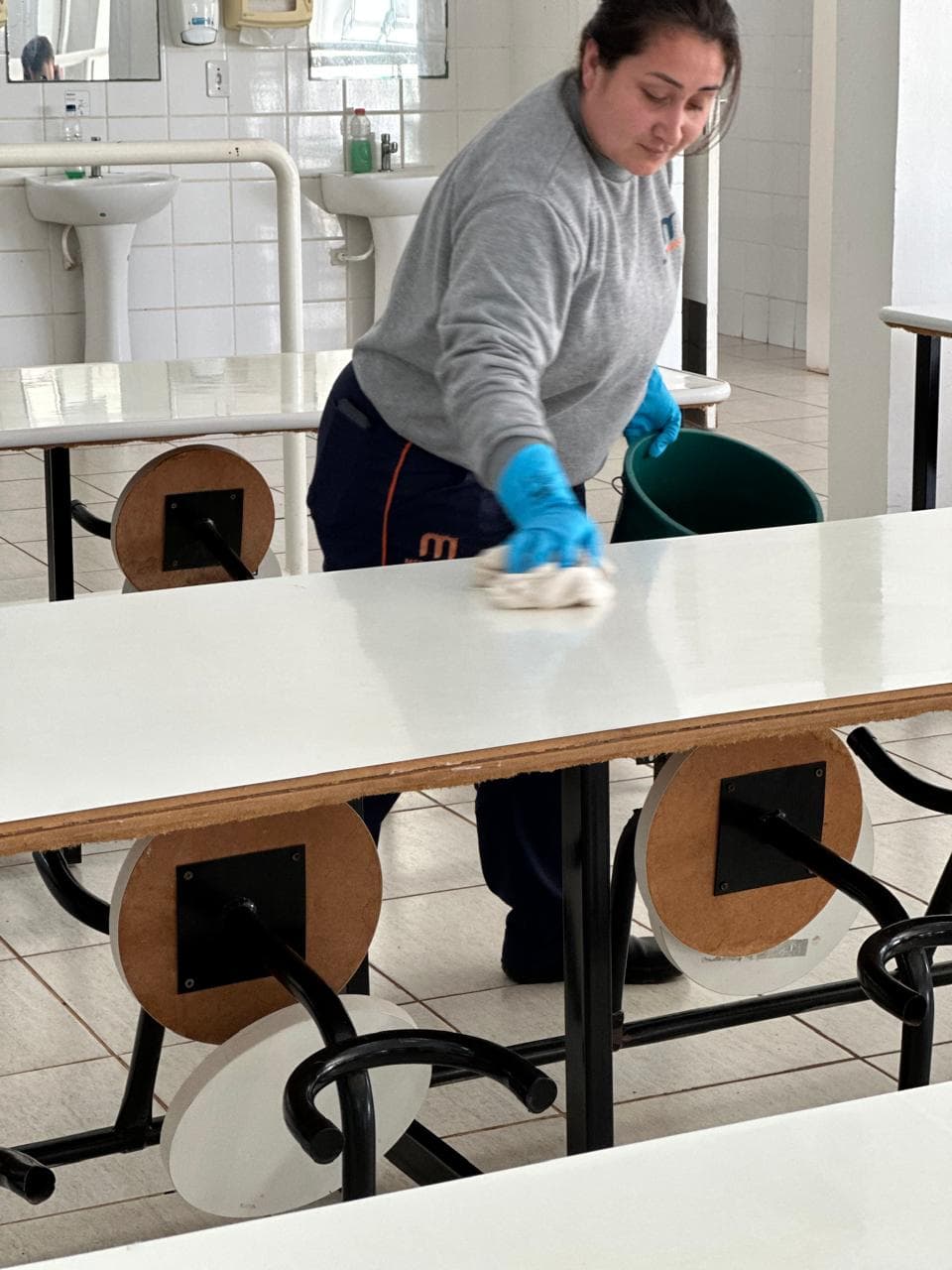 Equipe da Mercoservicers atuando em limpeza e conservação